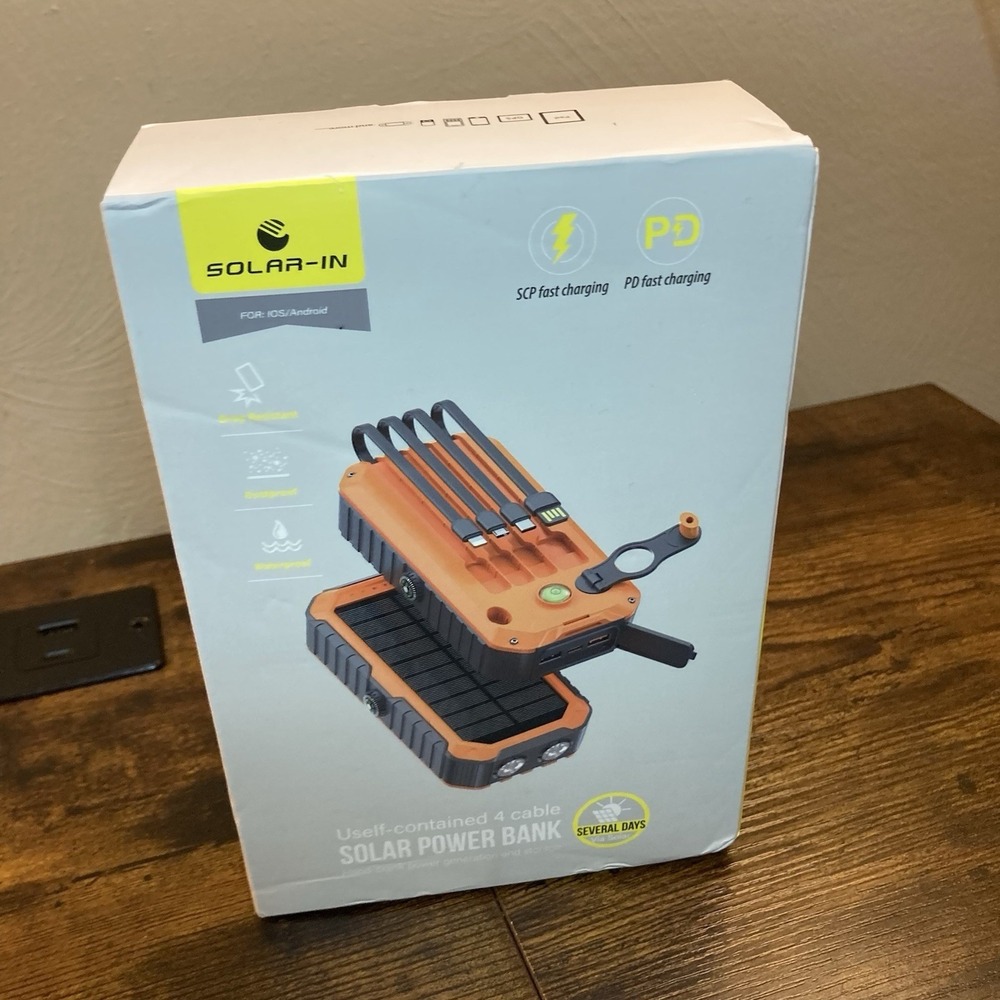 Solar-Inโ Solar Power Bank Hand Crank PD SCP Fast Charge 4 Cable Charger LED